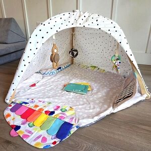 LOVEVERY The Play Gym | Play Mat, Wooden Frame, And All Accessories Included